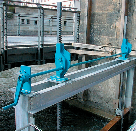 Pfaff SCH-W Sluice Gate Jack in use