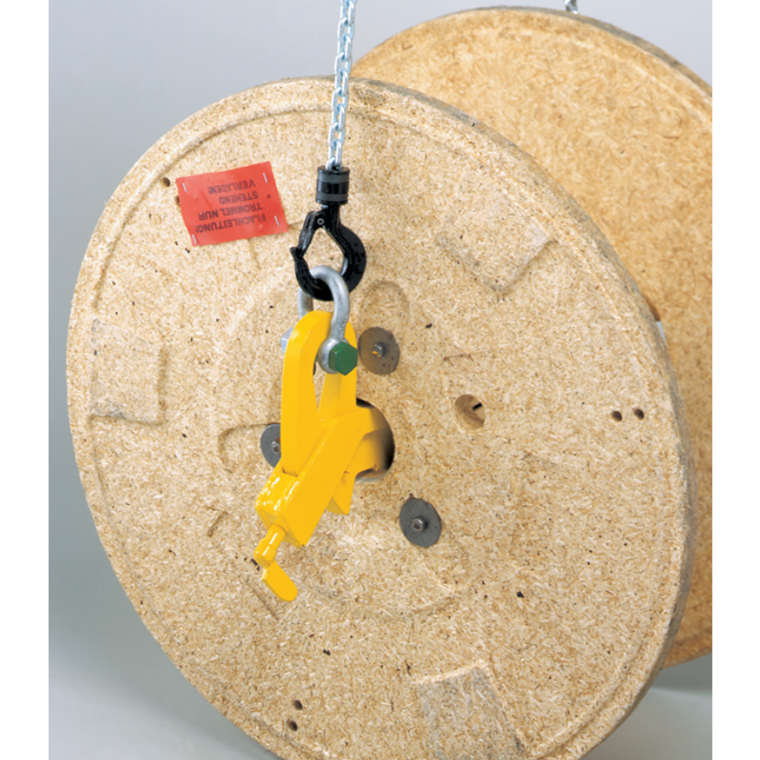 Yellow and Black Camlok DL5 Cable Drum Lug with Locking Lever in use