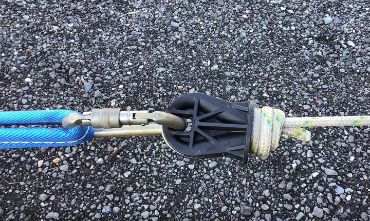 RopeWizer™ offers nearly 100% strength without a professional splice. Easy to attach, it works with 10mm to 12mm ropes, providing the benefits of a conventional splice.