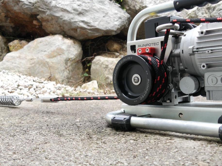 RUNPOTEC - 230V Capstan Winch CW 800 E Including Steel Trolley Mounting Rail And Strap - Max Pulling Force 800kg in use