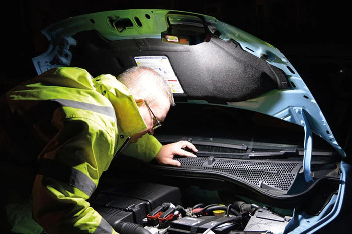 StarBooster - 500 Lumens - Rechargeable Car Jump Starter